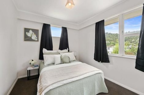 Photo of property in 22 Holborn Drive, Stokes Valley, Lower Hutt, 5019