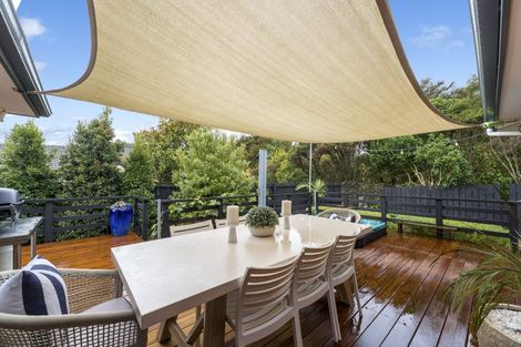 Photo of property in 21 Misty Valley Drive, Henderson, Auckland, 0612