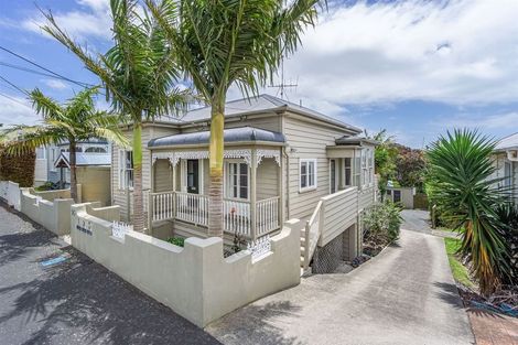 Photo of property in 96 Calliope Road, Stanley Point, Auckland, 0624