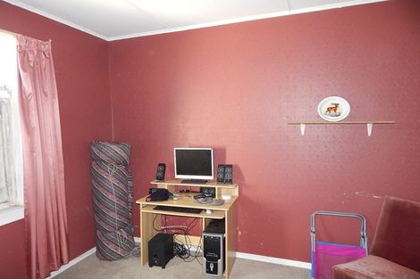 Photo of property in 13 Russell Street, Westport, 7825