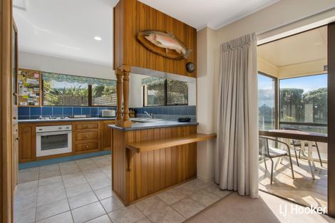 Photo of property in 16 Pohutukawa Drive, Athenree, Katikati, 3177