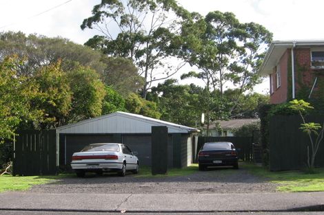 Photo of property in 60 Gloria Avenue, Te Atatu Peninsula, Auckland, 0610