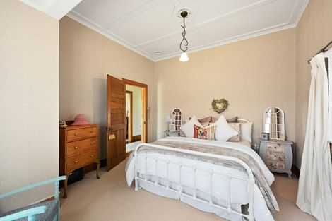 Photo of property in 106 Forest Lake Road, Forest Lake, Hamilton, 3200