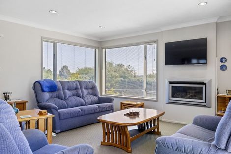 Photo of property in 2/30 Ingle Avenue, Waipahihi, Taupo, 3330