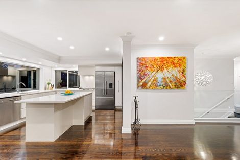 Photo of property in 37 Eastcliffe Road, Castor Bay, Auckland, 0620