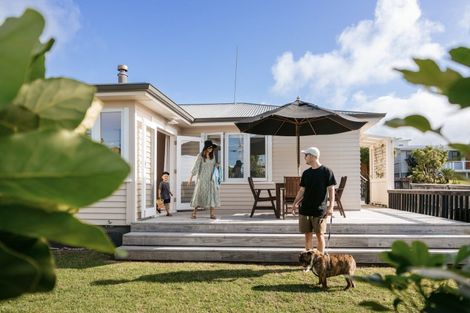 Photo of property in 1018a Papamoa Beach Road, Papamoa Beach, Papamoa, 3118