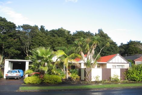 Photo of property in 29 Walpole Avenue, Hillpark, Auckland, 2102
