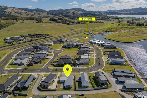 Photo of property in 8 Ngaroma Crescent, Whitianga, 3510