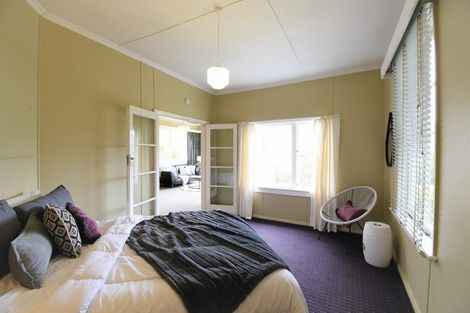 Photo of property in 16 Marine Parade, Macandrew Bay, Dunedin, 9014