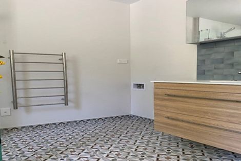 Photo of property in 120 Milton Road, Bluff Hill, Napier, 4110