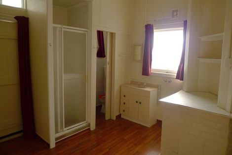 Photo of property in 25 Wellington Street, Nelson South, Nelson, 7010