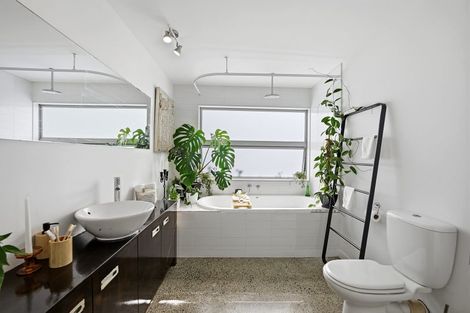 Photo of property in 1/149 Eskdale Road, Birkdale, Auckland, 0626