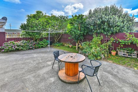 Photo of property in 2e Fraser Road, Papatoetoe, Auckland, 2025