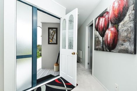 Photo of property in 27 Greenfield Drive, Western Heights, Hamilton, 3200