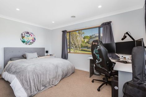 Photo of property in 81 The Masthead, Whitby, Porirua, 5024