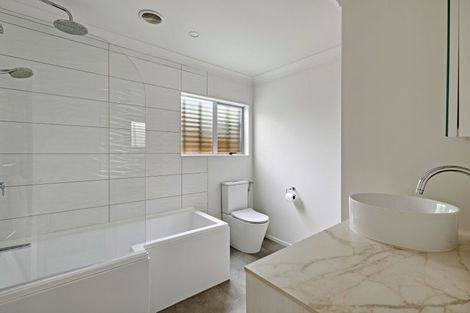 Photo of property in 1/69 Bay Street, Red Beach, 0932