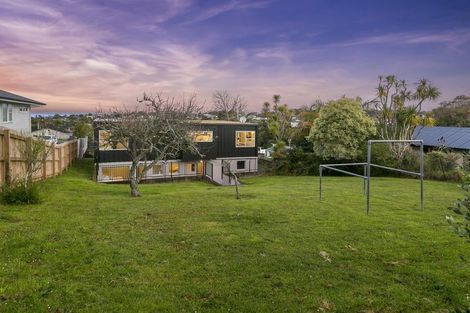 Photo of property in 3 Dunraven Place, Torbay, Auckland, 0630