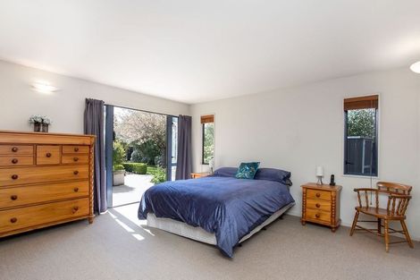 Photo of property in 4 Wilkinsons Road, Harewood, Christchurch, 8051