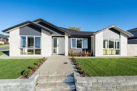 Photo of property in 2 Will Street, Huapai, Kumeu, 0810