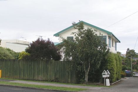 Photo of property in 8 Waitemata Road, Hauraki, Auckland, 0622