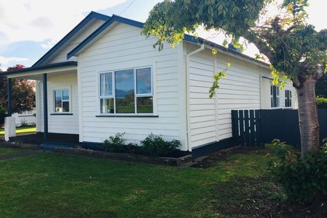 Photo of property in 37 Fox Street, Woodville, 4920