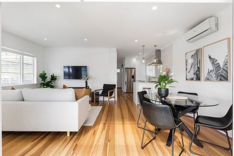 Photo of property in 1/8 West Lynn Road, Titirangi, Auckland, 0604