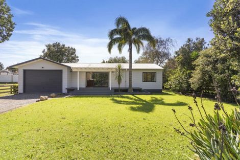 Photo of property in 128 Avalon Place, Whangamata, 3620