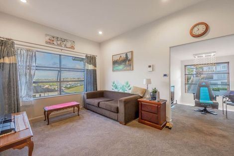 Photo of property in 14 Golden Morning Drive, Albany Heights, Auckland, 0632