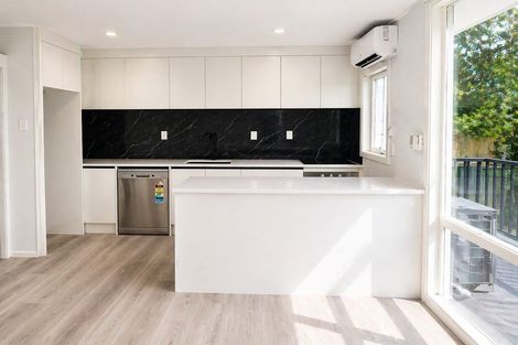 Photo of property in 16a Dallinghoe Crescent, Milford, Auckland, 0620