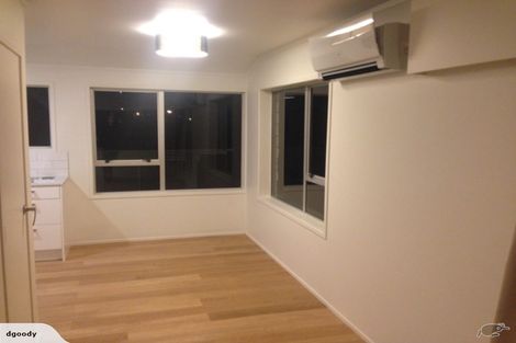 Photo of property in 2/79 Moore Street, Hillcrest, Auckland, 0627