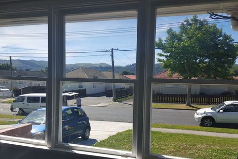 Photo of property in 90-92 Strand Crescent, Naenae, Lower Hutt, 5011