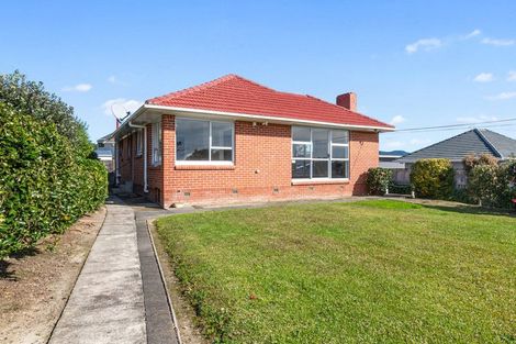 Photo of property in 27 View Road, Henderson, Auckland, 0612