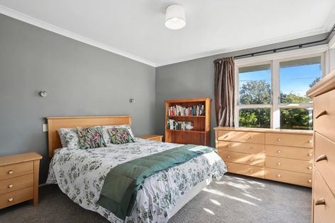 Photo of property in 15 Kingdale Road, Henderson, Auckland, 0610