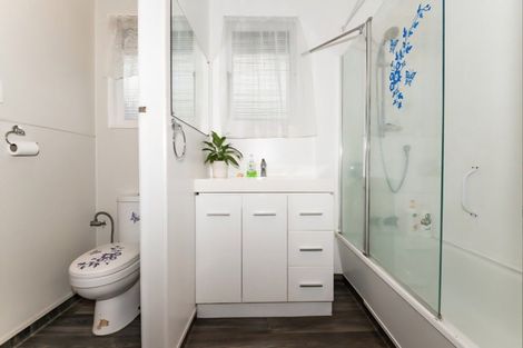 Photo of property in 27 Kent Street, Picton, 7220