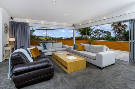 Photo of property in 1007 Beach Road, Torbay, Auckland, 0630