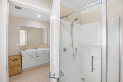 Photo of property in 9 Barry Curtis Place, Levin, 5510