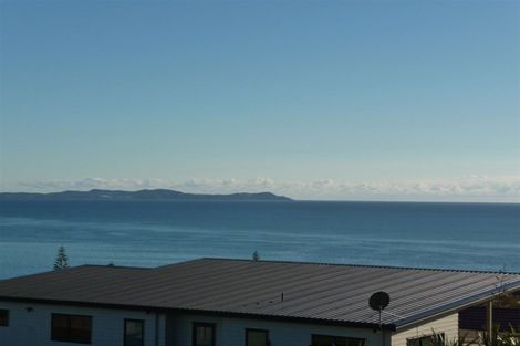 Photo of property in 39 Dudley Crescent, Cable Bay, 0420