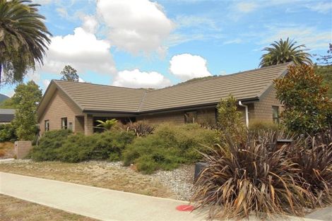 Photo of property in 10 Sunningdale Drive, Stoke, Nelson, 7011