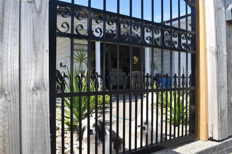 Photo of property in 194 High Street North, Carterton, 5713