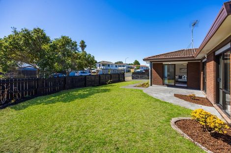 Photo of property in 3/48 Taitimu Drive, Weymouth, Auckland, 2103