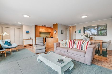 Photo of property in 25 Moffat Road, Red Beach, 0932