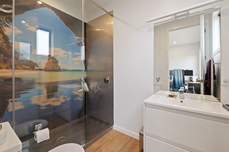 Photo of property in 246 Hillcrest Road, Wainui, 0931