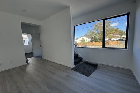 Photo of property in 10 Elcoat Avenue, Henderson, Auckland, 0612