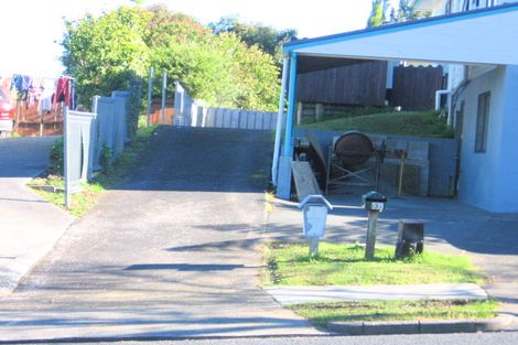 Photo of property in 1/13 Everglade Drive, Goodwood Heights, Auckland, 2105