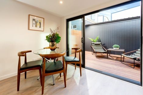 Photo of property in 121d The Parade, Island Bay, Wellington, 6023