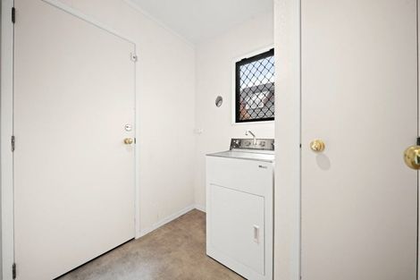 Photo of property in 1/56 Aberdeen Road, Campbells Bay, Auckland, 0620