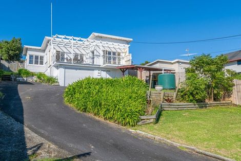 Photo of property in 43 Surf Road, Stanmore Bay, Whangaparaoa, 0932