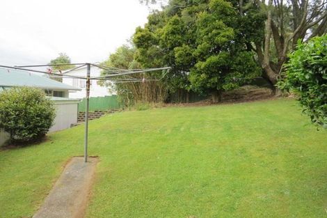 Photo of property in 105 Riversdale Drive, Merrilands, New Plymouth, 4312