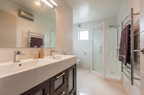 Photo of property in 24 Mewburn Rise, Karori, Wellington, 6012