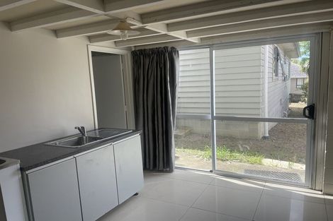 Photo of property in 29 Becroft Drive, Forrest Hill, Auckland, 0620